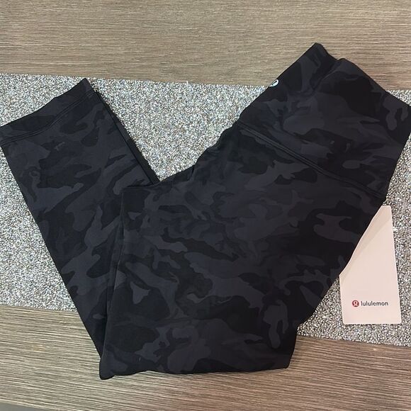 Lululemon Align Crop 21" size 10 NWT Incognito Camo‎ Multi Grey Black - Picture 1 of 5